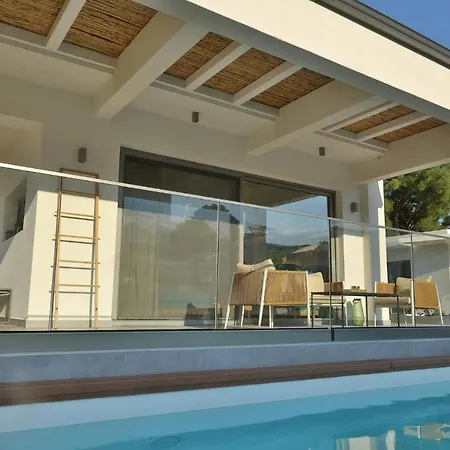 In - 4rosesvillas - Rose Leptokaria