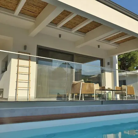 In - 4rosesvillas - Rose Leptokarya (Pieria)