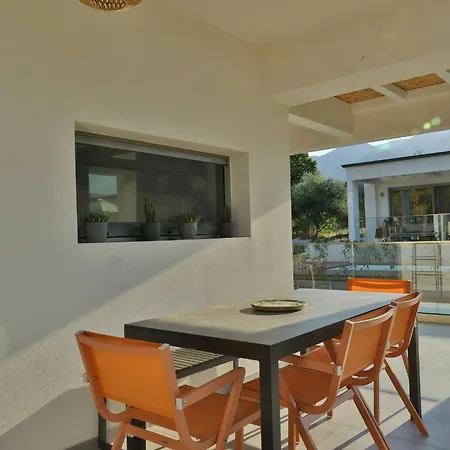 In - 4rosesvillas - Rose Maison d'hôtes