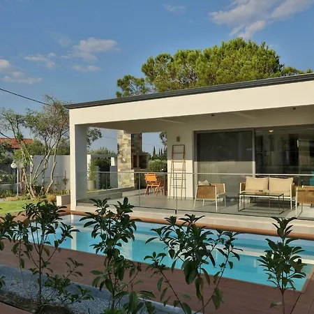 In - 4rosesvillas - Rose