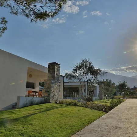 In - 4rosesvillas - Rose Maison d'hôtes