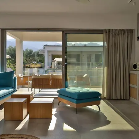 In - 4rosesvillas - Rose *