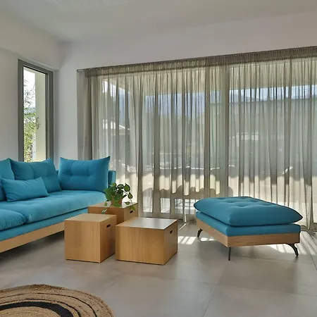 In - 4rosesvillas - Rose Maison d'hôtes