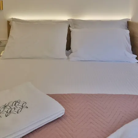 In - 4rosesvillas - Rose